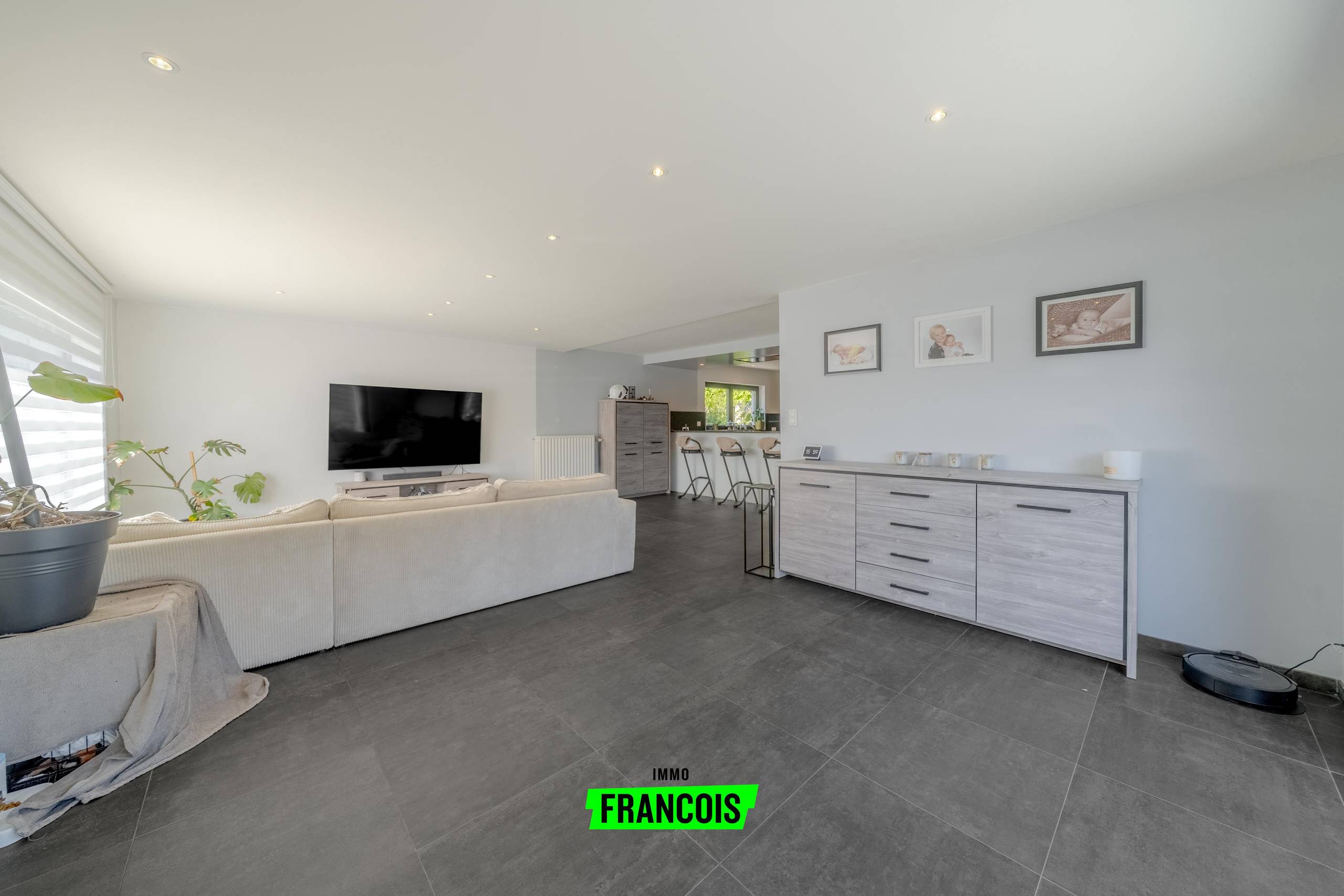 Ruime, instapklare woning op rustige ligging in Mariakerke, Oostende. - foto 5