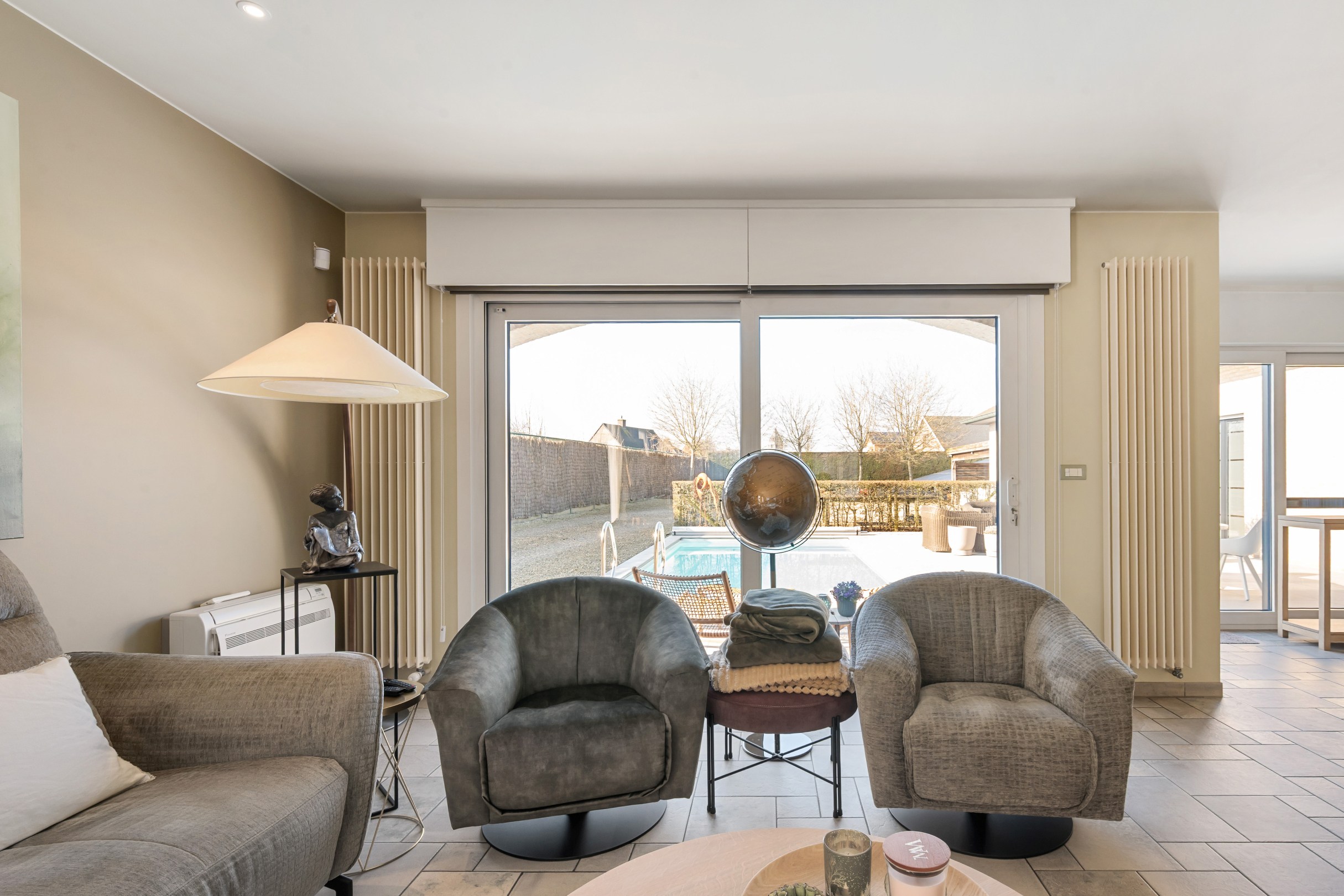 Ruime woning met praktijkruimte en zwembad - foto 3