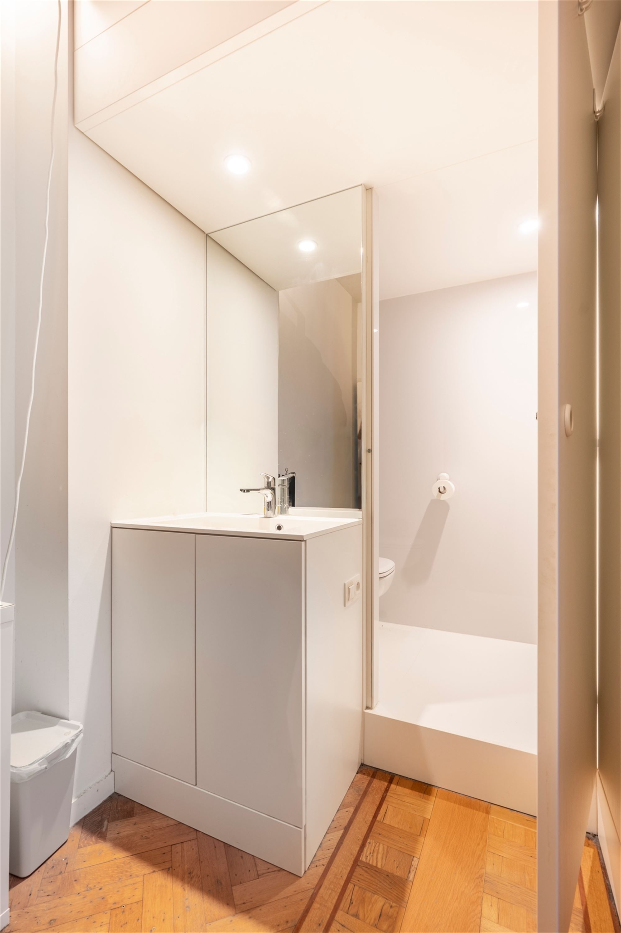 Studentenkamer met eigen sanitair op toplocatie! - foto 4