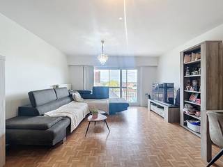 Dit appartement te huur in Harelbeke bevindt zich in de Groeningestraat. Het pand is gelegen nabij de R8, op een boogscheut van het centrum...