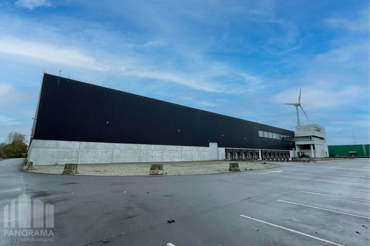 Logistiek bedrijfsgebouw van 14.135 m² met 12 laadkades - photo 5