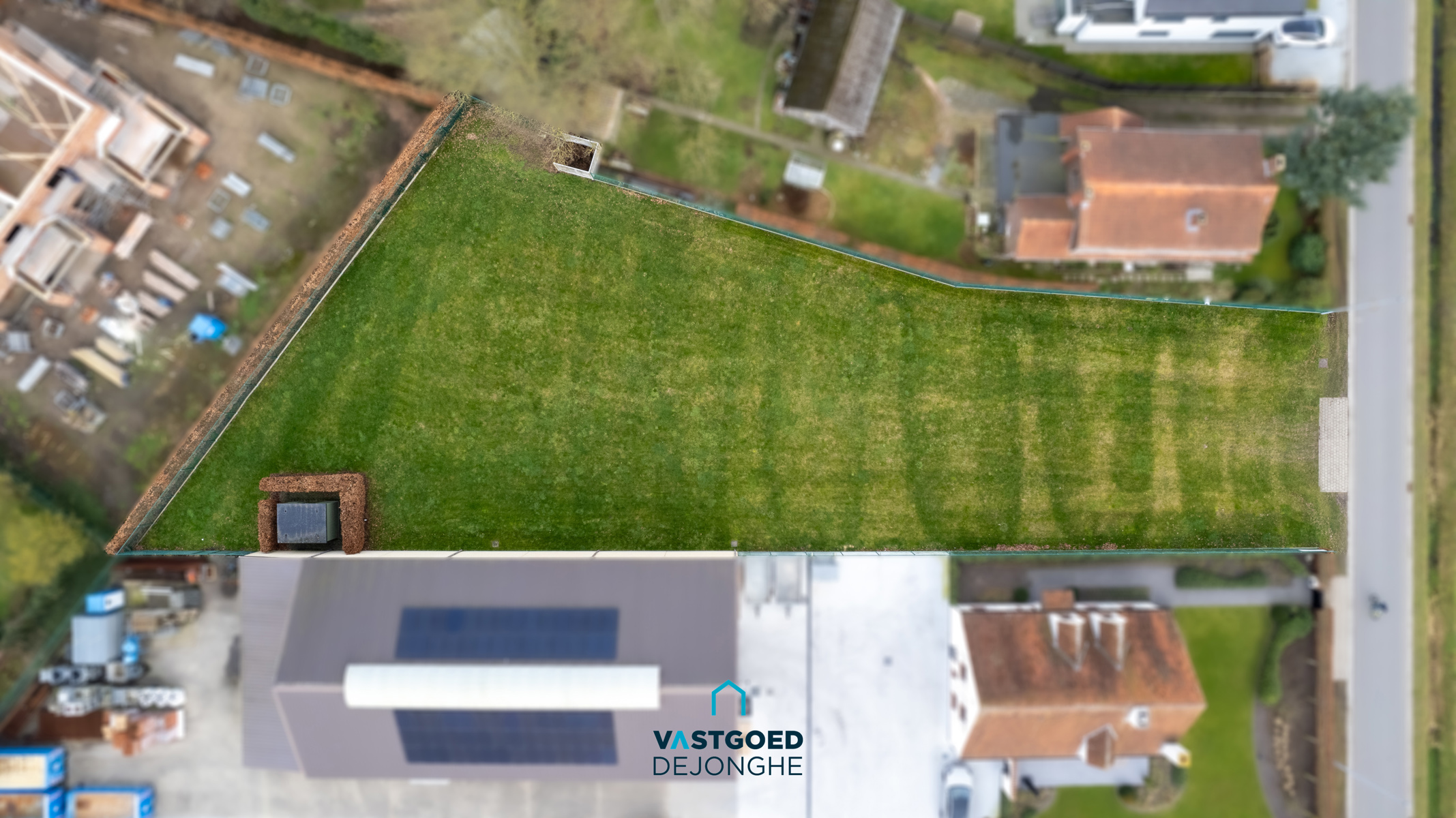 Bouwrijp, ruim lot bouwgrond voor open bebouwing - foto 1