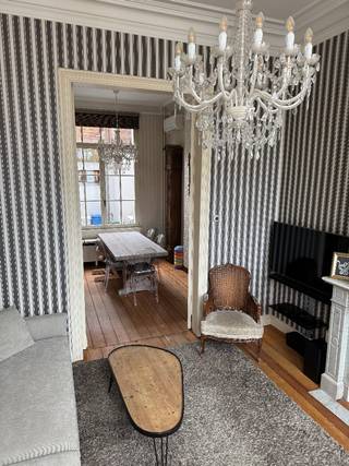 ENERGIEZUINIG HERENHUIS MET KARAKTER CENTRUM MECHELEN + OPTIONEEL GARAGEBOX (25m²)<br /><br />ALLE FOTO'S & DOCUMENTEN VIA ONZE WEBSITE: https://astridlaan205mechelen.lovable.app<br /><br />- EPC B (115 kWh/m2)<br />- 12 zonnepanelen met thuisbatterij (10 kW)<br />- airconditioning<br />- vier grote slaapkamers<br />- volledig uitgeruste keuken (toestellen van Miele & Lacanche)<br />- gezellig terras<br />- ruime kelder<br /><br /><br /><br /><br /><br /><br />