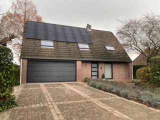 Deze knappe woning vinden we terug in Neerhespen, een deelgemeente van Linter op een boogscheut van Landen, Tienen en Sint-Truiden. Zelfs...