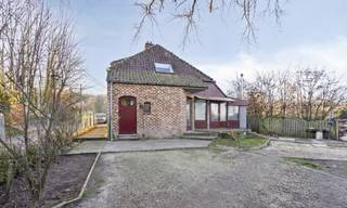 Op een perceel van 4a 58ca vindt u deze karaktervolle driegevelwoning te koop in het landelijke Dworp. De woning is gelegen aan de Bruineput,...