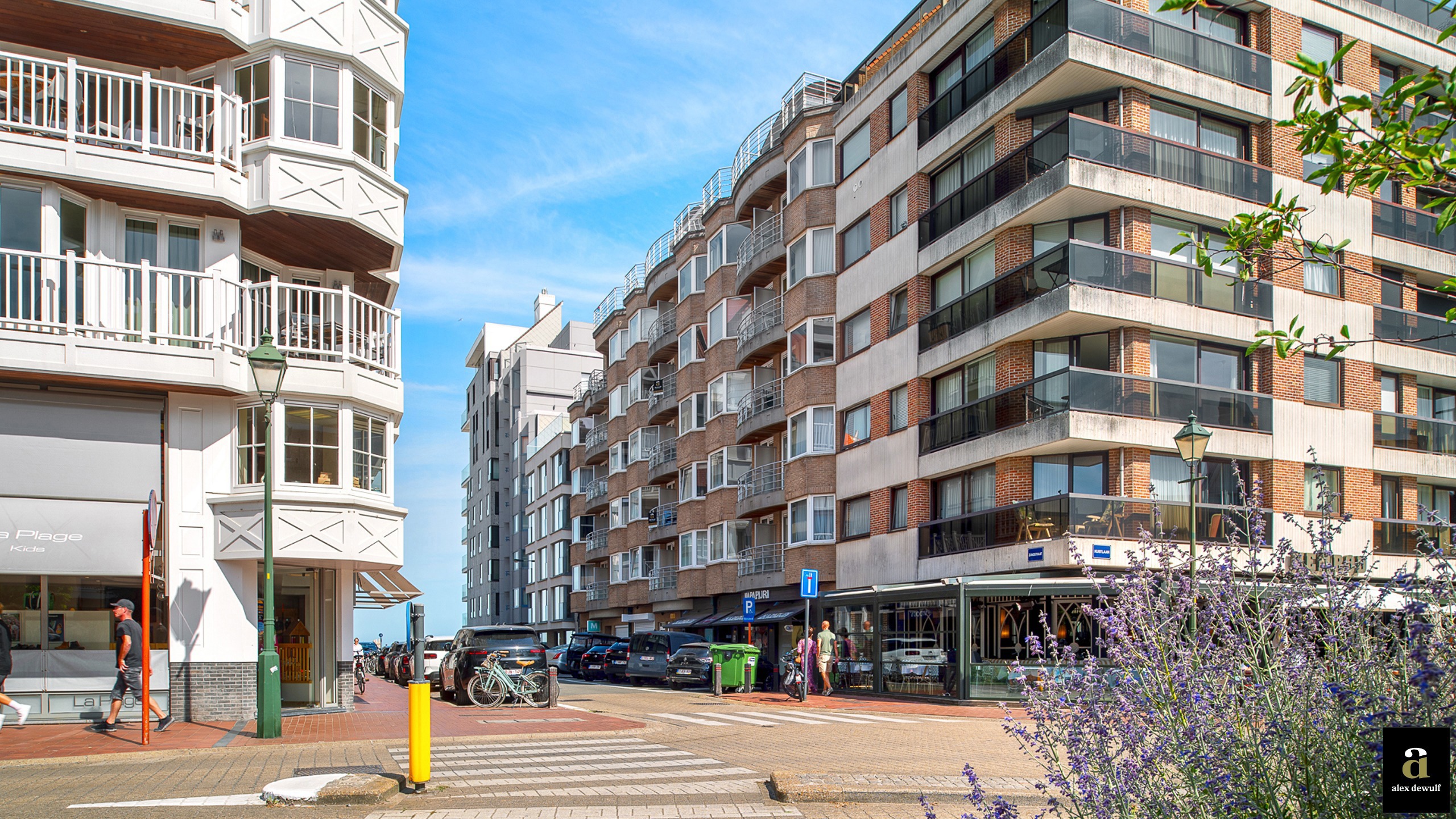 Instapklaar appartement met zijdelings zeezicht aan het Driehoeksplein [Zoute] - foto 1
