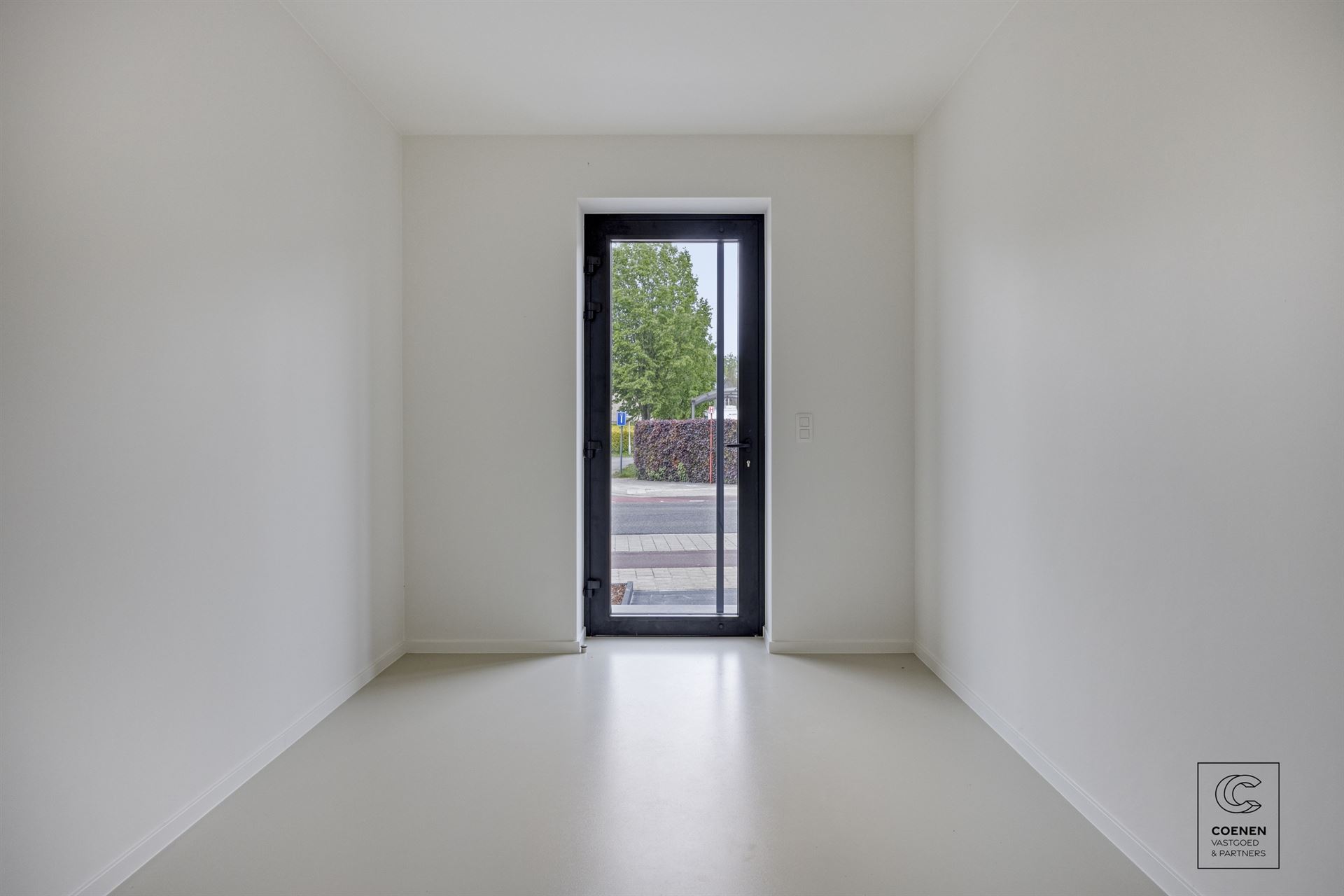 Volledig gerenoveerde woning van 230 m² met 5 slpk's! - foto 2