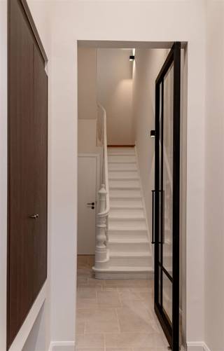 Een perfecte harmonie tussen tijdloze elegantie en hedendaags wooncomfort en dat in een van de mooiste buurten van Antwerpen-Zuid: de...