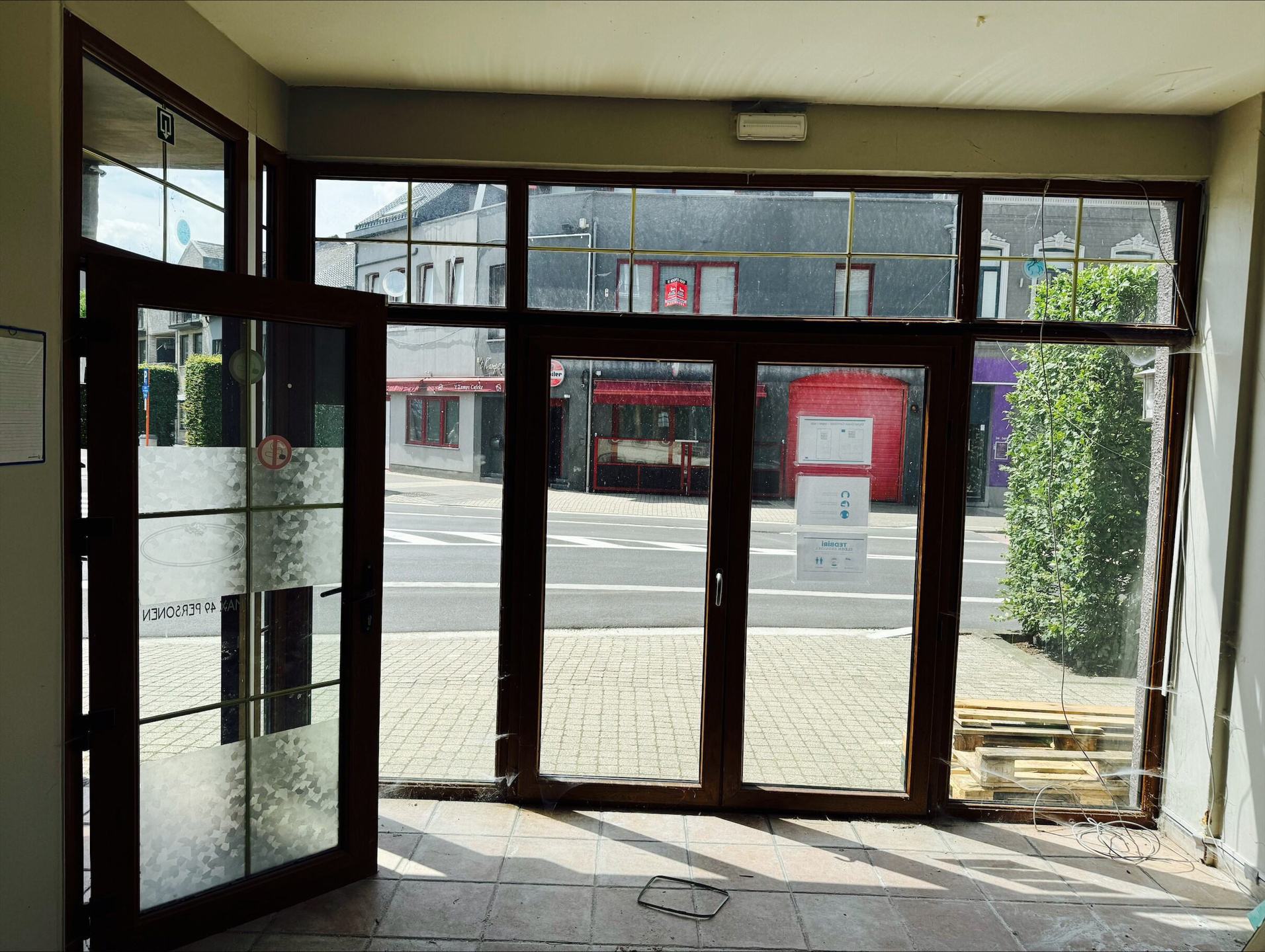 Centrale aparte handelruimte en apart duplexappartement. - foto 3