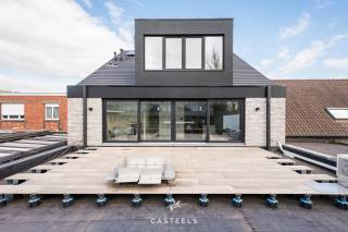 Unieke kans: Ruime duplex van 190 m² met zonnig terras van 30 m² Bent u op zoek naar een moderne, energiezuinige woonst met alle comfort van...