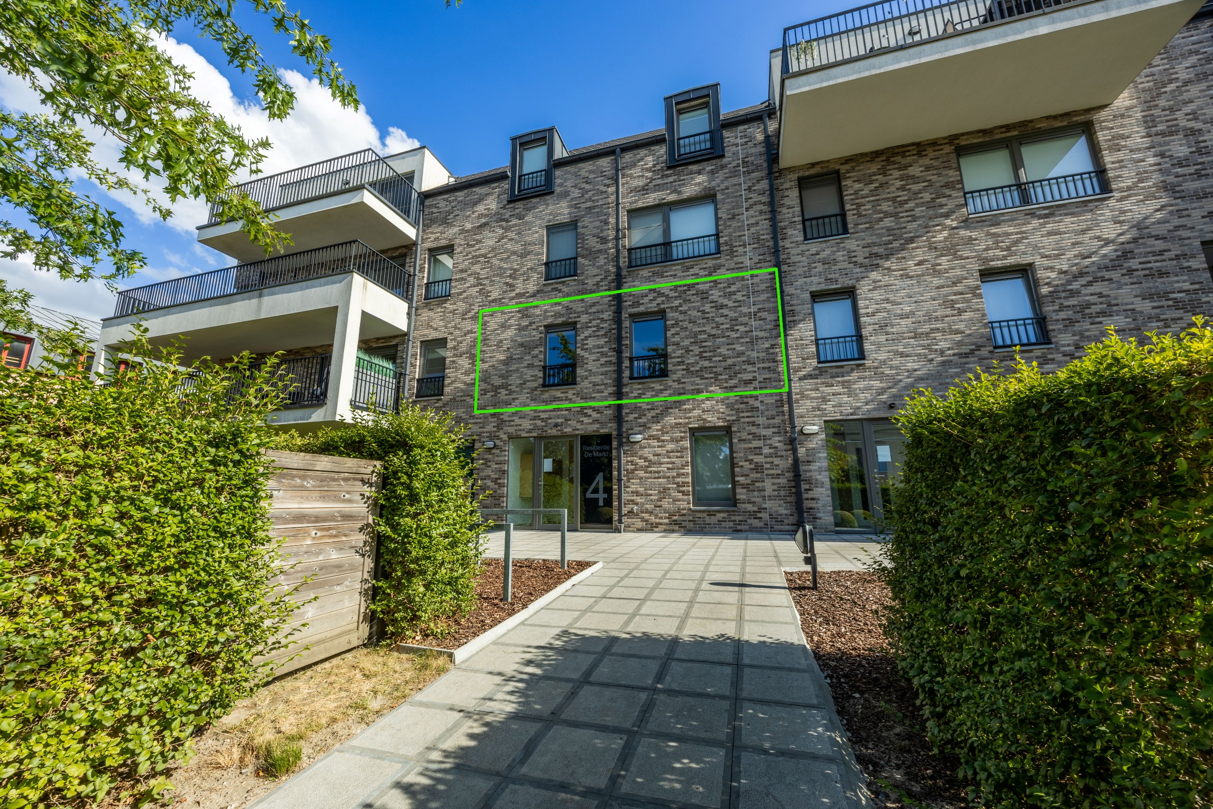 RECENT APPARTEMENT MET PRACHTIG ZONNETERRAS EN DUBBELE GARAGE - foto 2