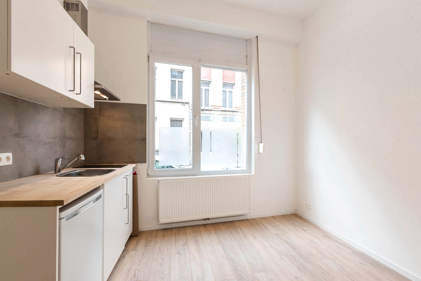 Appartement à vendre à Anvers avec 7 chambres - photo 2