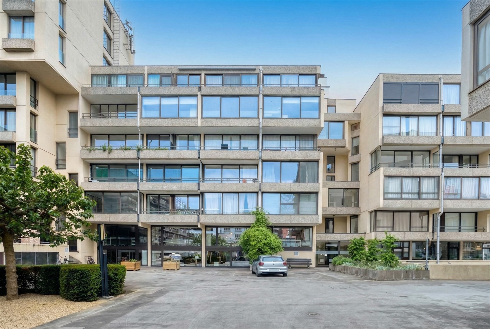 Lichtrijk appartement met 2 slaapkamers - foto 3