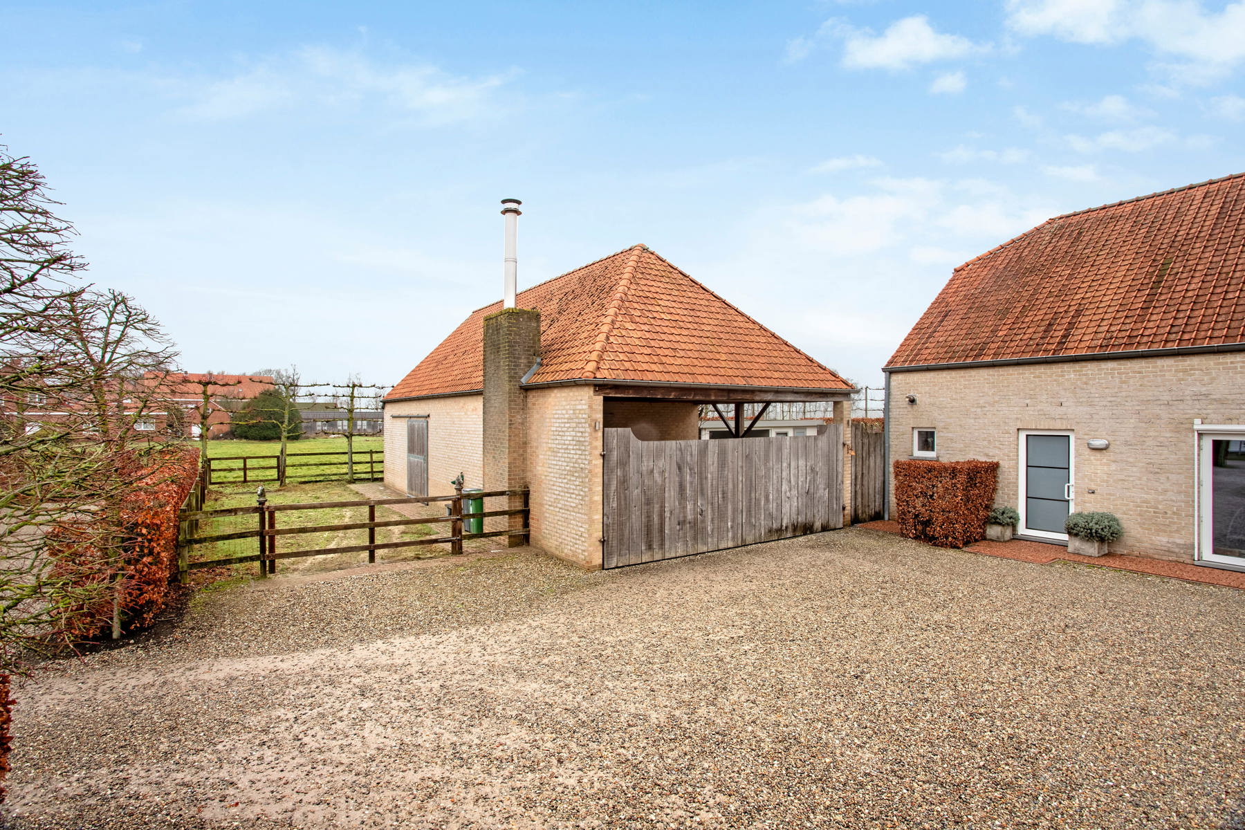 Multifunctioneel pand met woonst &amp; professionele ruimtes - foto 3