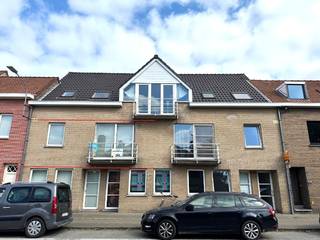 Compact en gezellig 1 slaapkamer appartementje (1ste verdieping) : leefruimte, met keukenhoek, aparte slaapkamer, aparte badkamer met...
