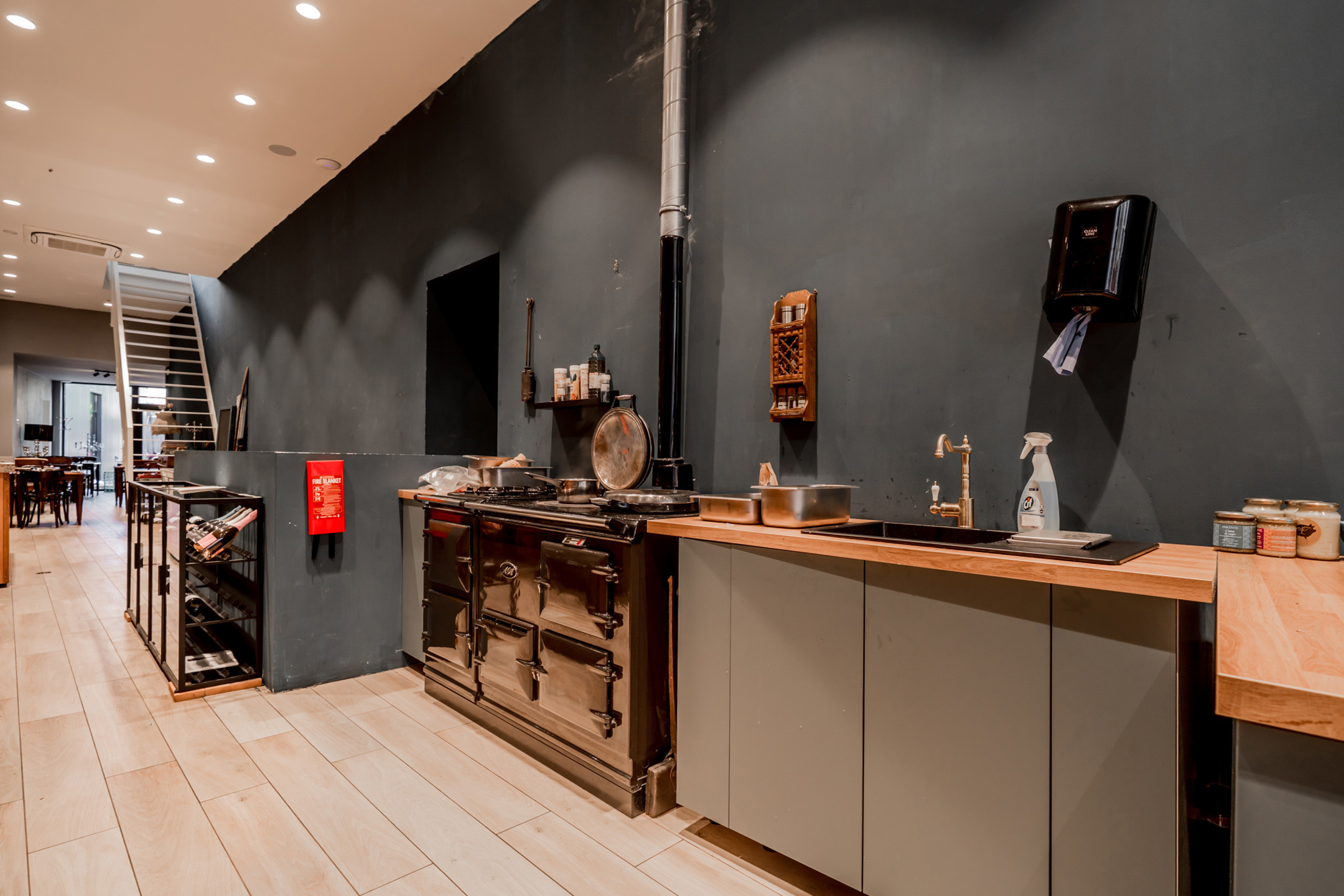 Commercieel pand met woonst op top locatie! - foto 5