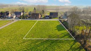 Wil je elke dag op je terras genieten van de zon tot deze aan de horizon verdwijnt, uitkijkend over de weides van Anseroeul? Langsheen de...