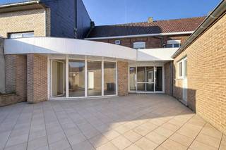 Gelegen in het hart van het centrum, op wandelafstand van openbaar vervoer, ontdek je deze unieke eigendom op een perceel van maar liefst 814 m².Deze...