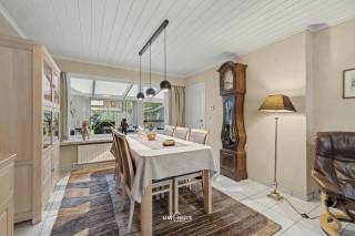 Ontdek deze charmante halfopen bebouwing in de rustige en gegeerde Gorinchemstraat te Sint-Niklaas.De woning beschikt over 3 slaapkamers, een garage,...
