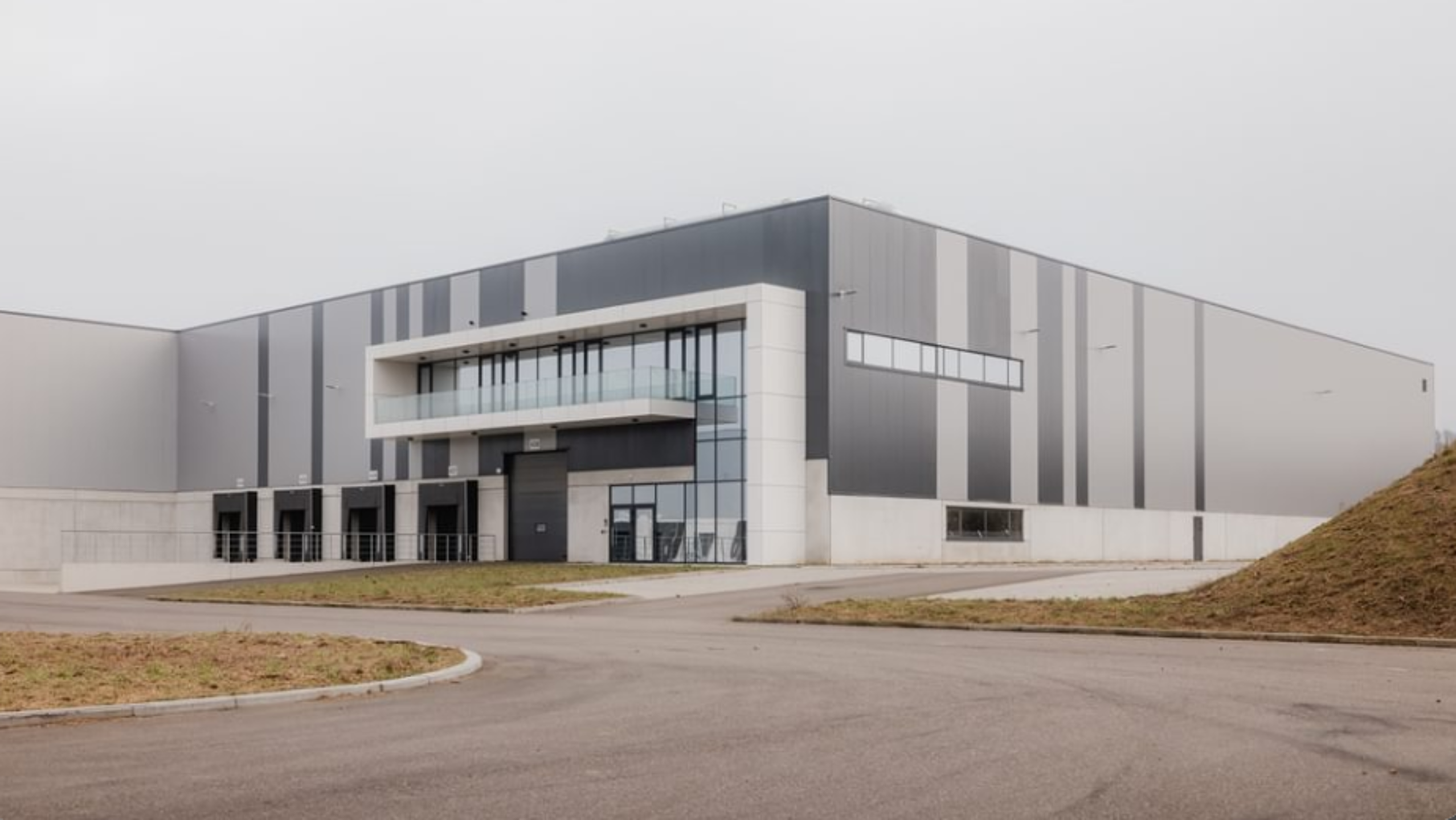 Moderne logistieke magazijnen te huur – Trilogiport Luik | Inclusief kantoor & mezzanine - foto 4