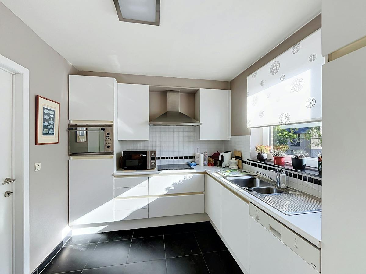 Dit appartement met 2 slaapkamers is te huur in de Albert Dyserynckstraat te Sint Andries - foto 5