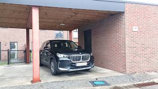 Deze prachtige nieuwbouwwoning is gelegen op een toplocatie: tussen Leuven en Tienen, nabij station van Vertrijk, tussen het groen, vlakbij...