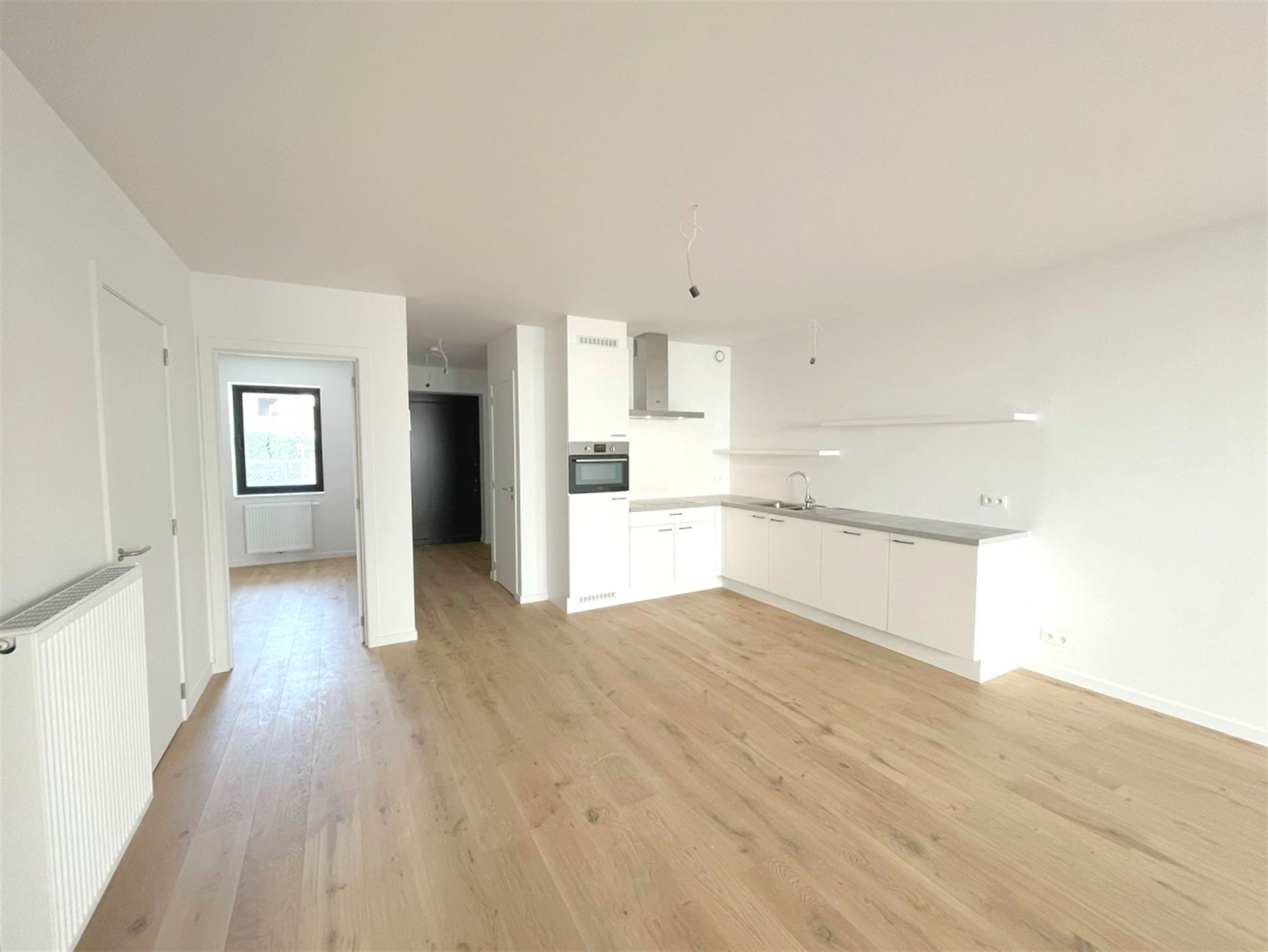GELIJKVLOERS APP. MET 2 SLKS + RUIM TERRAS  - foto 4