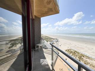 Gezellig appartement met fantastisch zeezicht van op de elfde verdieping InkomBadkamer met ligbad, toilet en lavaboAfgesloten slaaphoek met dubbel...