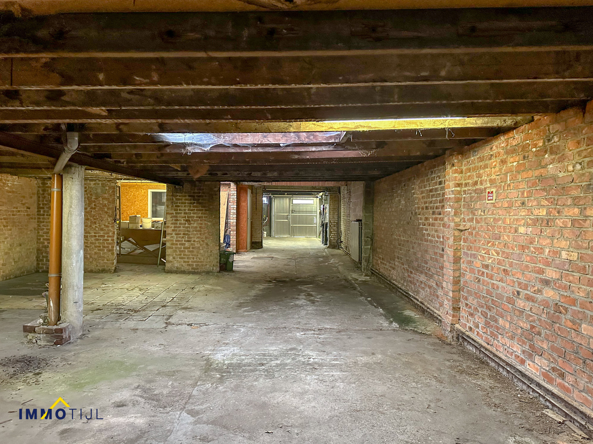 Grote opslagruimte/garage met woning te Aalst!  - foto 4