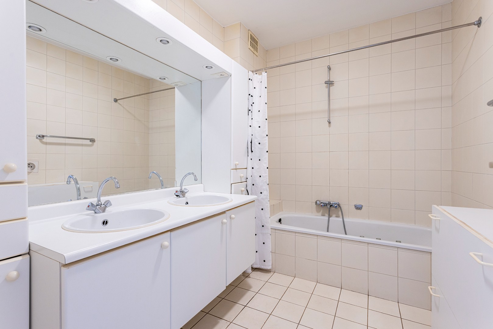 Apartment for sale in Brasschaat with 6 bedrooms - photo 4