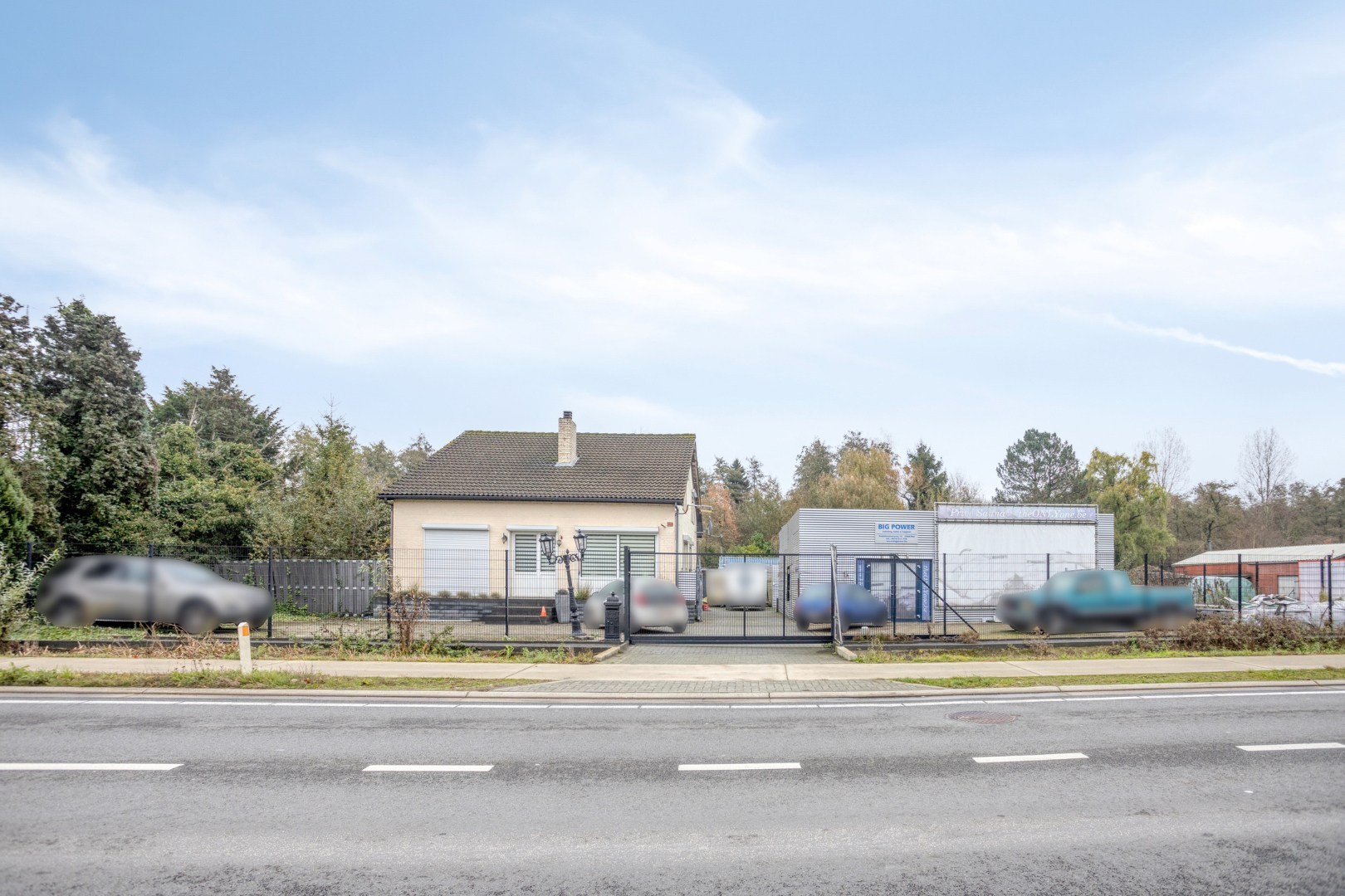 Te renoveren woning met 5 slpk. op ruim perceel van 18a 95ca in Mol - foto 2