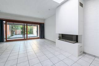 Op zoek naar een ruime woning op een topligging? Deze charmante woning nabij het Stadspark van Sint-Niklaas biedt maar liefst 140 m²...