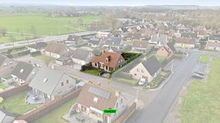In Poperinge, binnen de ring bevindt zich deze charmante alleenstaande woonst. Deze woning is stevig gebouwd in 1998 en er zijn al wat...