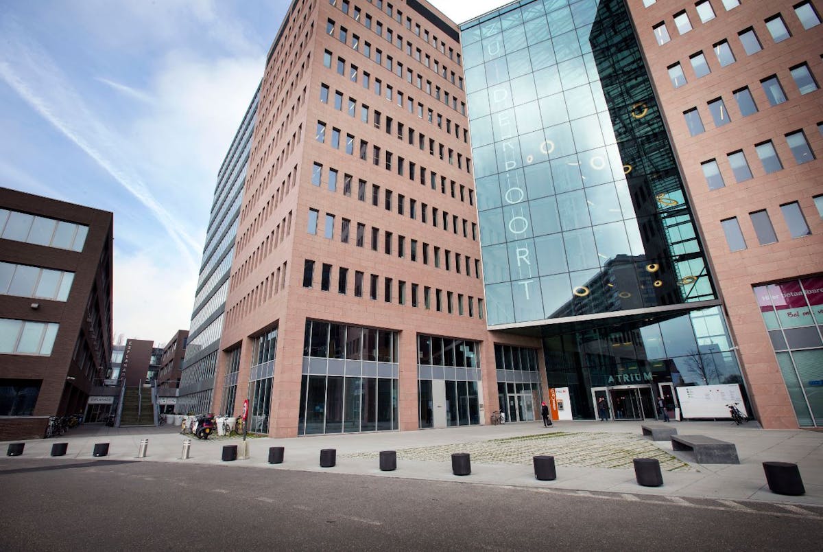 Moderne kantoren (437-2.500 m²) in Zuiderpoort te Gent - foto 3