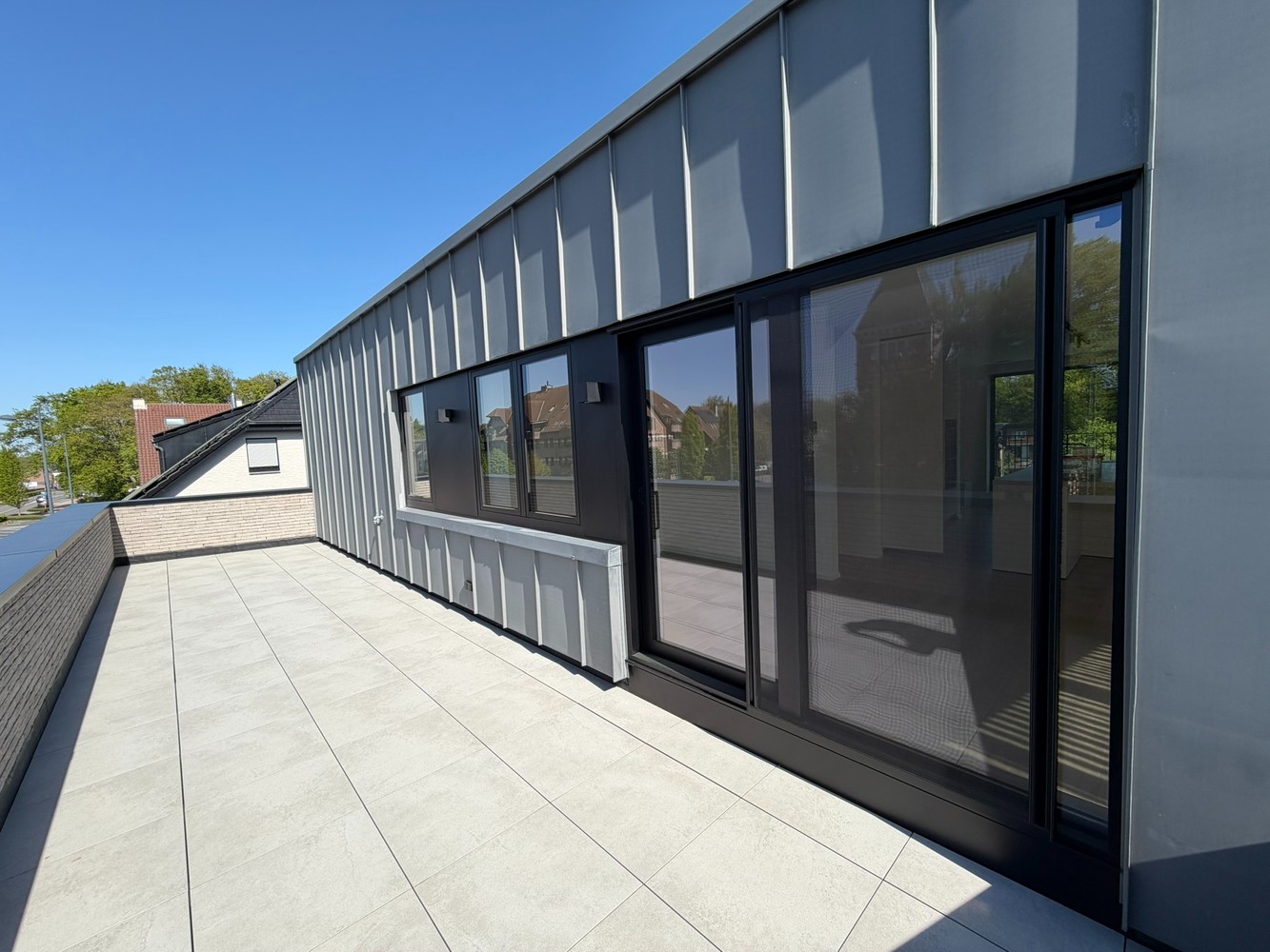 Genk, Weg naar As 194 bus 21: Luxueus en energieneutraal nieuwbouwappartement met 1 slaapkamer en 2 grote terrassen ! - foto 4