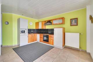 Gelijkvloers appartement van 85 m² met één slaapkamer op wandelafstand van centrum Tienen. Bovendien beschikt het appartement eveneens over een...