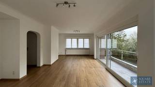 Square Estate presents this superb flat located on the third floor of a small condominium with lift and exceptional views of the Wemmel pond. The...