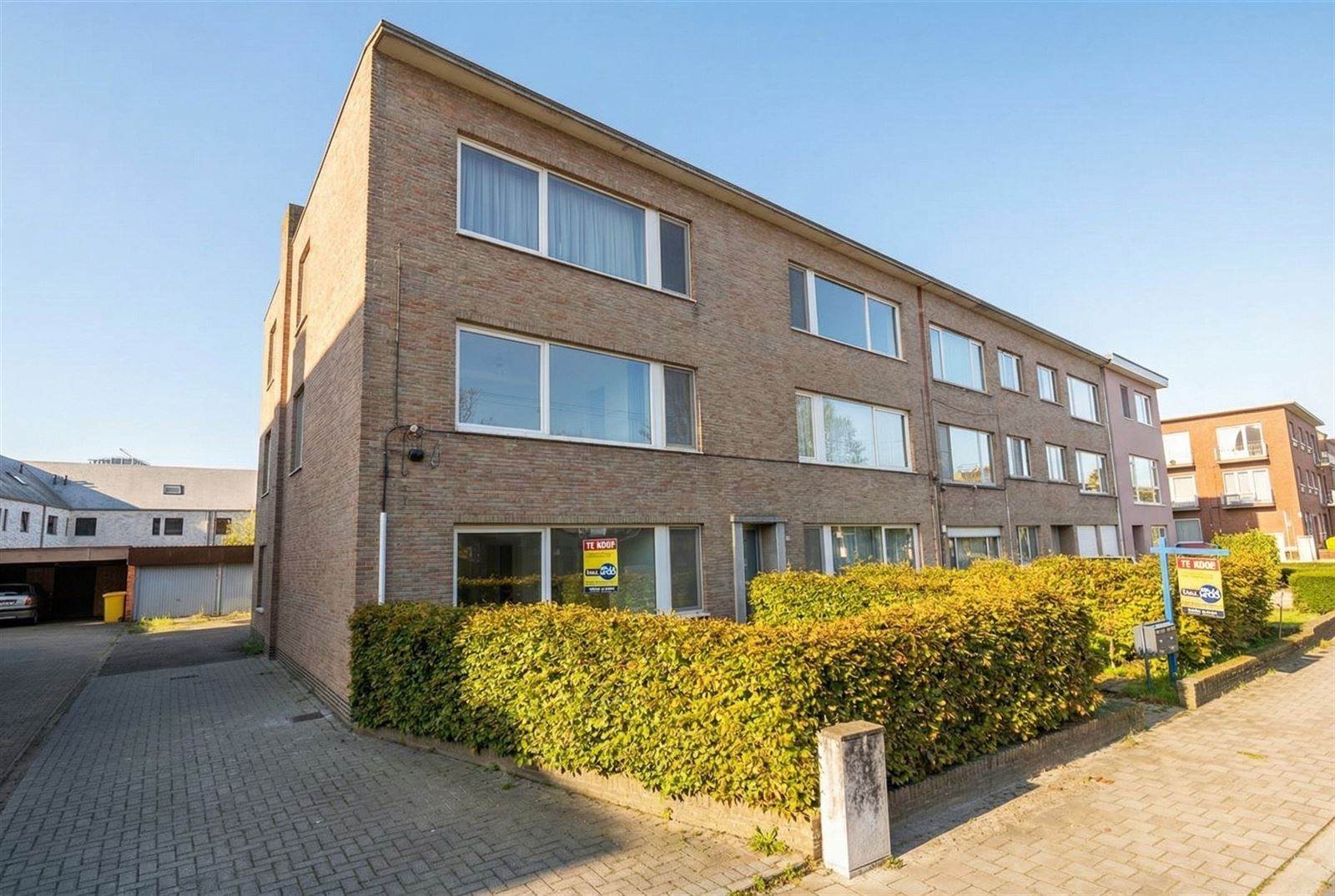 instapklaar gelijkvloers app aan stadsrand - voortuintje - 2 slaapks  - foto 5