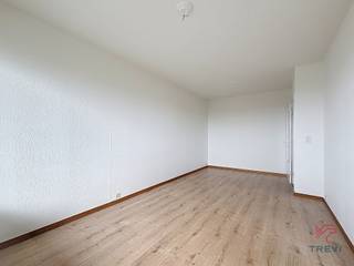 EVERE, studio met een uitstekende ligging vlakbij de winkels van het PADUWA-plein, het openbaar vervoer en de NAVO. Studio van ± 30 m² op de...
