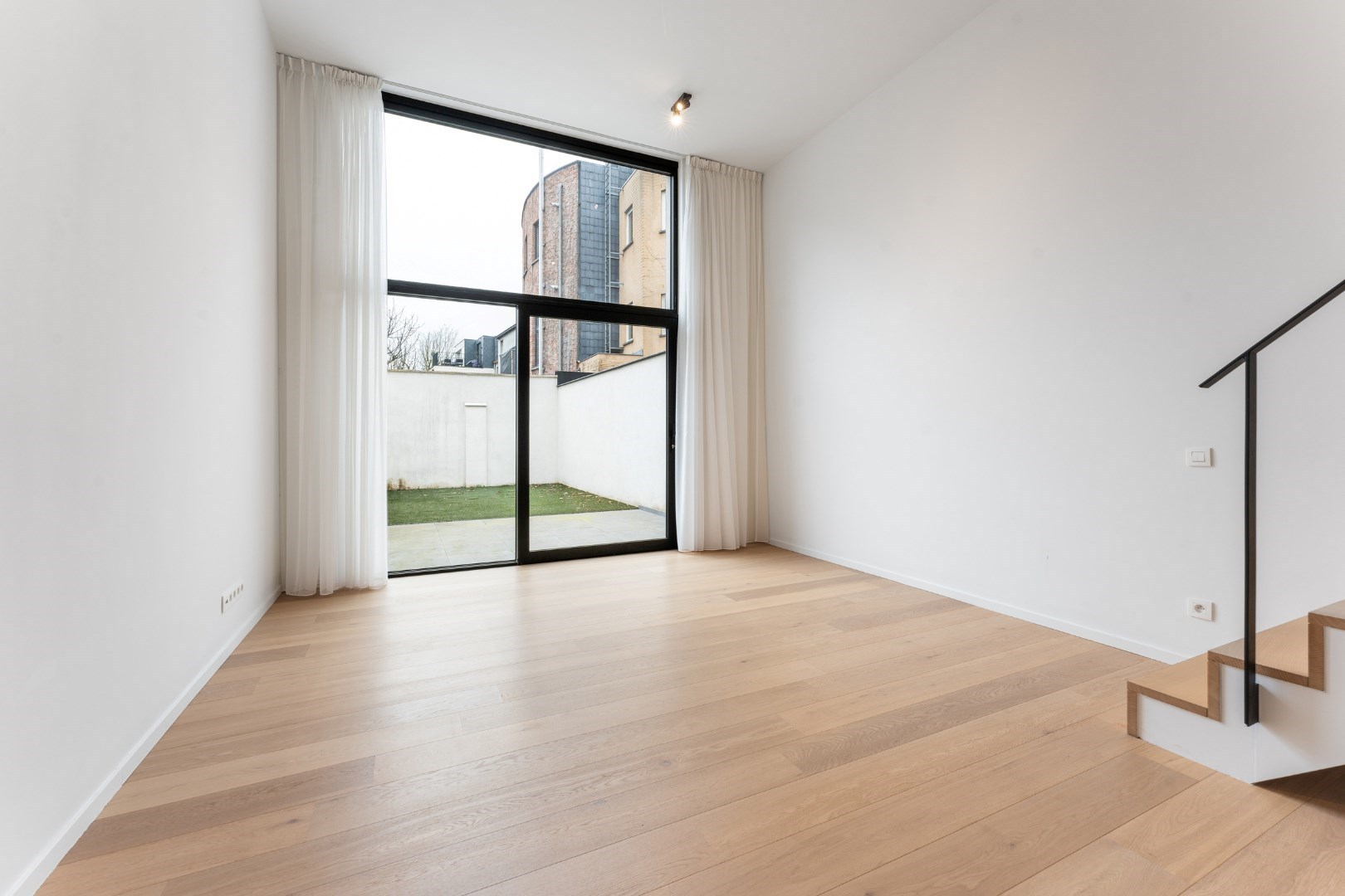 Schitterend villa-appartement aan het van Duyseplein - foto 1
