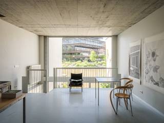 Architecturaal 1-slaapkamer appartement op een absolute toplocatie aan het water.  Dit duplex-appartement (BJ 2008) bevindt zich in een bruisende...