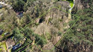 Interesse of vragen? Neem gerust contact op via erik@copandi.be of via 0497/530796<br /><br />Deze fantastische bouwgrond is gelegen te Keerbergen, in de Ganzendreef (18).<br />Het is een enorme grond van maar liefst 55a 78ca voor het bouwen van een woning in open verband.<br />De bouwzone is heel erg groot, er kan dus een serieuze villa op gebouwd worrden.<br />Ze beschikt over een lange oprijlaan, waardoor de woning die gebouwd zal worden meer achterin zal liggen en dus verder van de straat.<br /><br />Voor de verkavelingsvoorschriften kan u de documenten downloaden via www.copandi.be<br />De gemeente liet reeds weten dat er eventuele afwijkingen op deze voorschriften zouden kunnen toegestaan worden aangezien deze voorschriften reeds dateren van 1973.<br /><br />BIJZONDERHEDEN:<br />✅ Prachtige bouwgrond<br />✅ 55a78ca<br />✅ Perceeldiepte : 90m<br />✅ Perceelbreedte : 60m<br />✅ Bouwzone : 40m x 60m