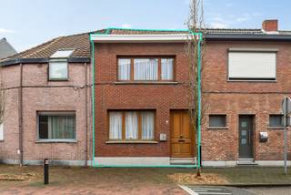 Zeer gunstig en rustig gelegen rijwoning!  Dit huis bevindt zich in een straat zonder doorgaand verkeer, op wandelafstand van het...