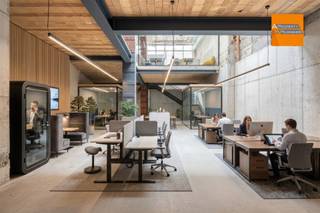 <p><span>Uitzonderlijke handels- en kantoorruimte van ca. 660 m² in de Diestsestraat te Leuven.<br /><br />Op een absolute toplocatie in het commerciële hart van Leuven bieden wij een ruime casco handels- en kantoorruimte aan van ca. 660 m². Een oppervlakte van deze schaal is bijzonder zeldzaam in het centrum en vormt een unieke kans voor ondernemers, vrije beroepen en investeerders.</span></p><p><span>Dankzij de sterke passage, uitstekende zichtbaarheid en flexibele indeling biedt het pand tal van mogelijkheden. De ruimte is ideaal voor onder meer een advocatenkantoor, consultancybureau, medische of paramedische praktijk, architectenbureau, accountancykantoor, verzekeringskantoor, showroom, conceptstore, retail of een combinatie van meerdere functies.</span></p><p><span>De casco staat laat toe om de ruimte volledig in te richten volgens de eigen noden: representatieve ontvangstruimtes, afzonderlijke kantoren, vergaderzalen, open werkvloeren, praktijkruimtes of commerciële belevingszones. Ook opsplitsing behoort tot de mogelijkheden, waardoor het pand geschikt is voor één grote gebruiker of meerdere invullingen.</span></p><p><span>Met haar indrukwekkende oppervlakte, strategische ligging en veelzijdige mogelijkheden is dit een uitzonderlijke opportuniteit voor wie een sterke professionele of commerciële aanwezigheid wil uitbouwen in één van de meest dynamische straten van Leuven.</span></p>