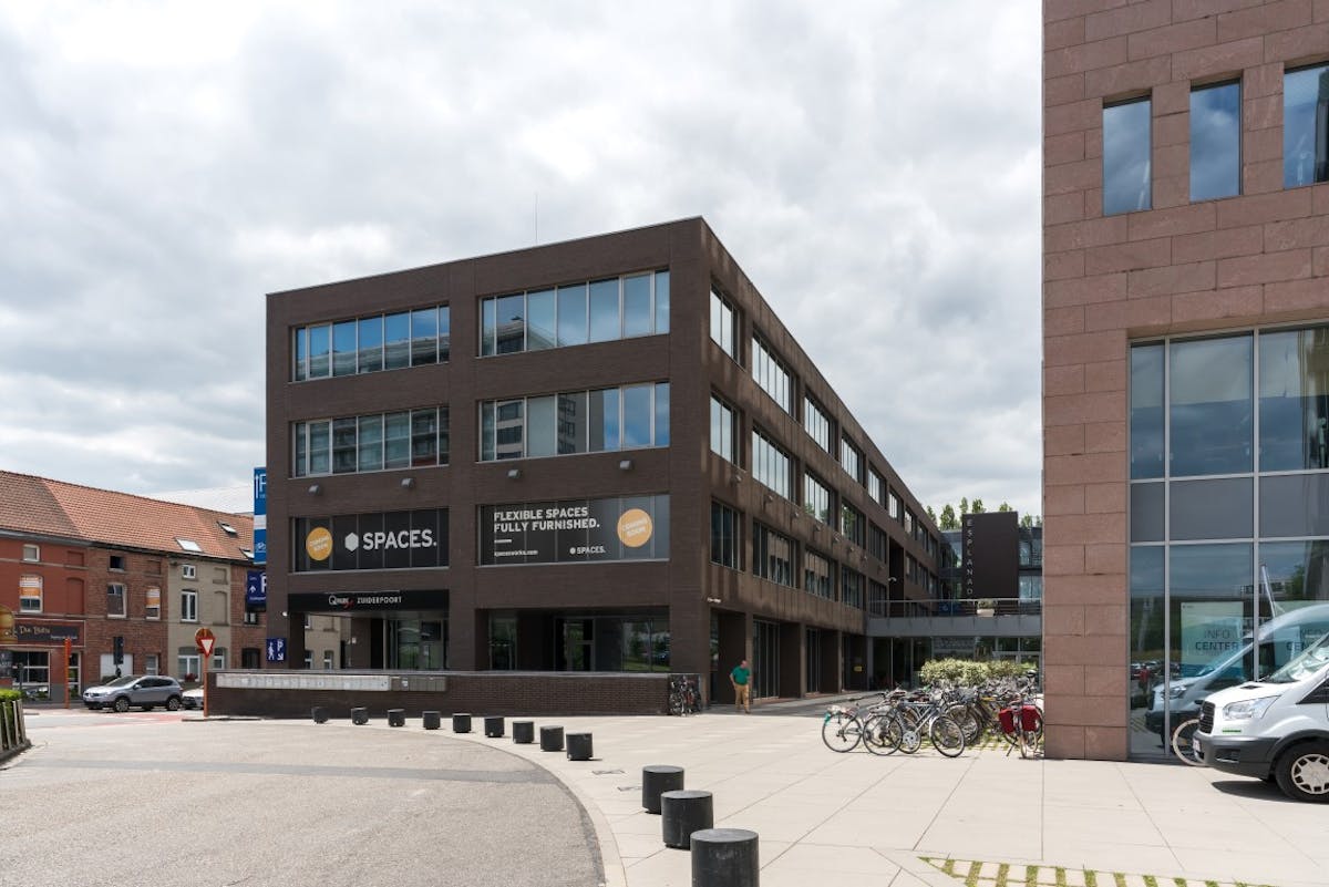 Kantoorruimtes (12-35 m²) in coworking-ruimte Spaces Zuiderpoort te Gent - foto 2
