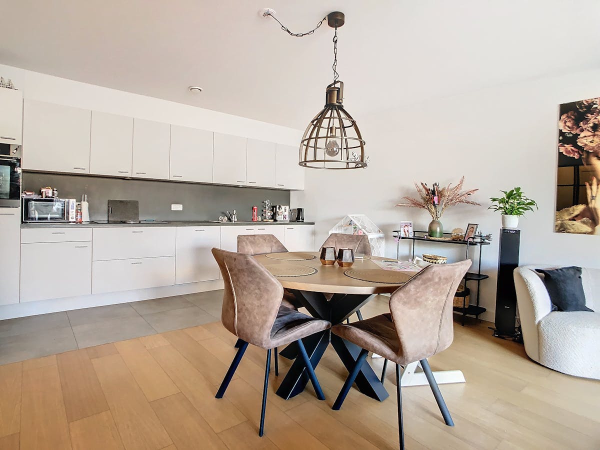 Ruim gelijkvloers appartement te huur in centrum Kalmthout! - foto 4