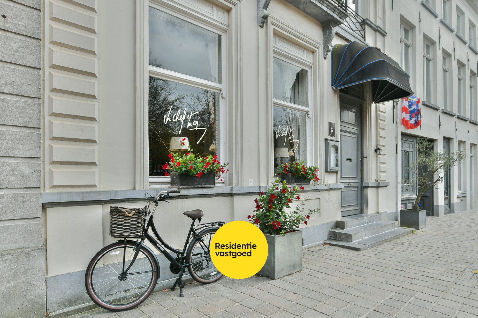 Uitzonderlijk handelspand met woonst op toplocatie! - foto 2