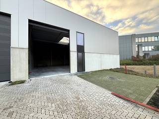 Ontdek dit moderne nieuwbouw-bedrijventerrein met uitstekende bereikbaarheid en hoogwaardige afwerking.Technische voorzieningen & afwerking *...