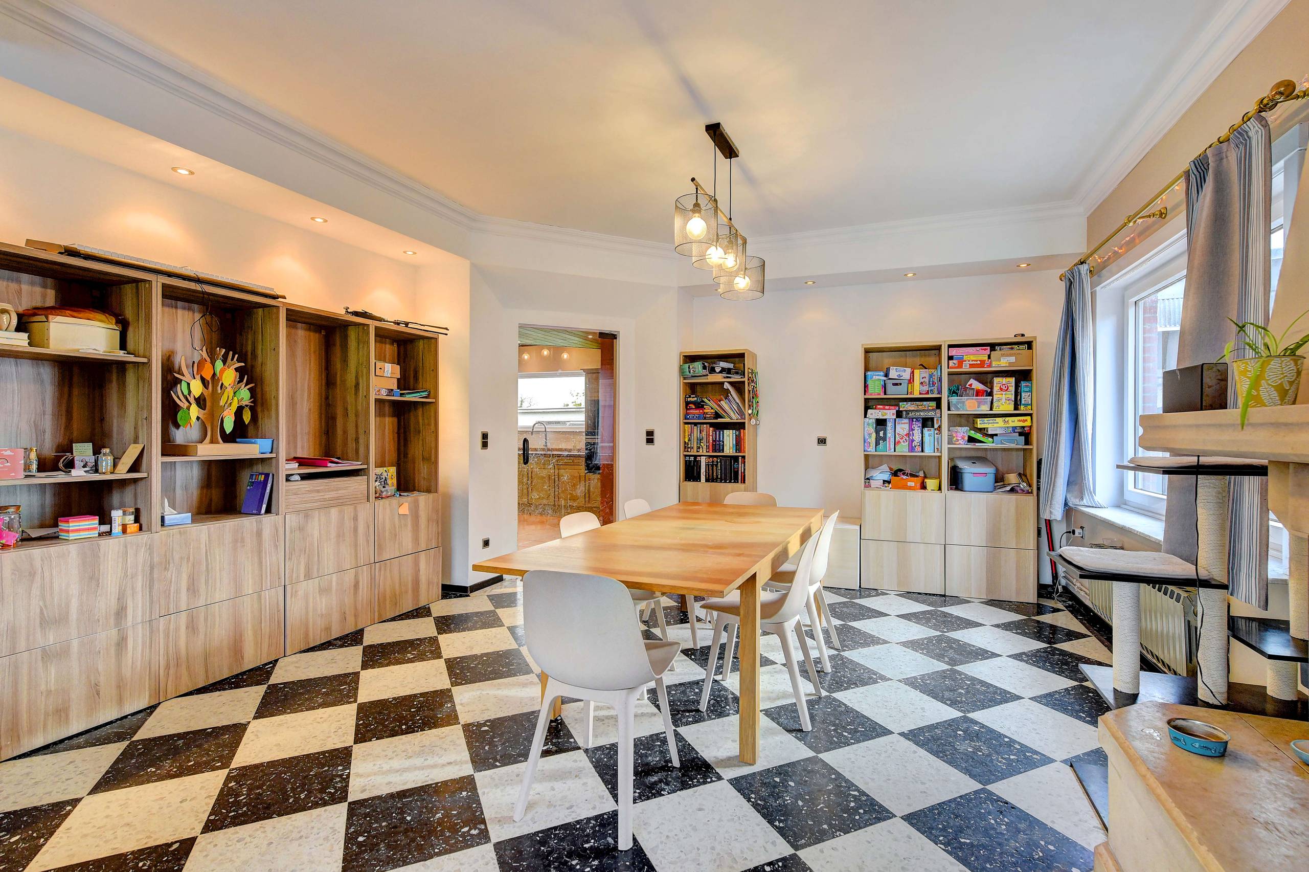 3 slaapkamer woning met garage op 4a 82ca. - foto 4