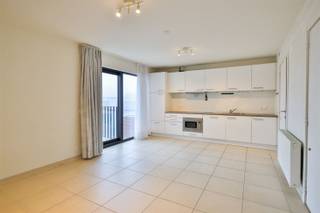 Op een uitstekende locatie, op de grens van Mortsel en Berchem, bevindt zich dit charmante 1-slaapkamerappartement met terras. Ideaal voor...
